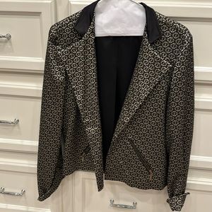 Chicos blazer NWOT size 1 -black and gold stunning pattern 🖤💛